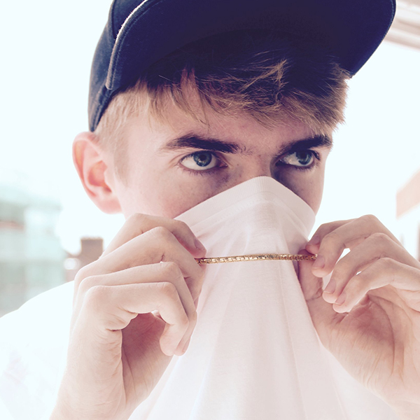 tommy-holohan-charts-picture-cover