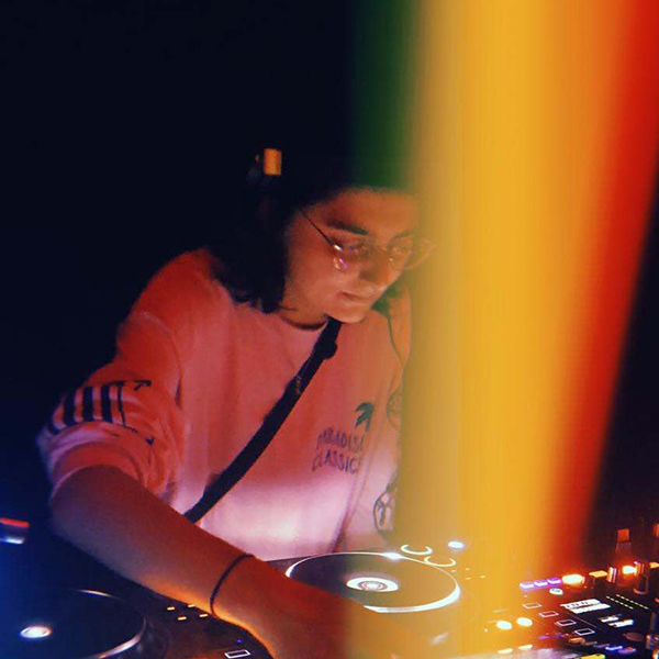 ysanne-aug-21-charts-picture-cover