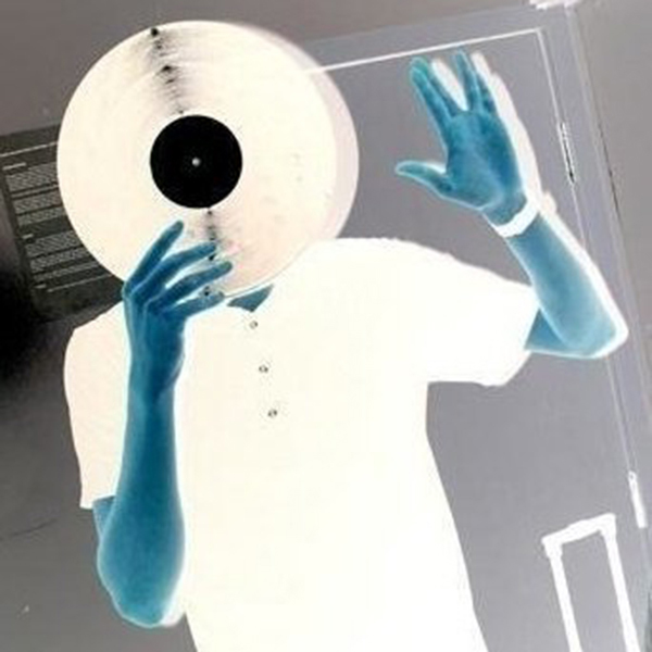 alex-may-2019-charts-picture-cover