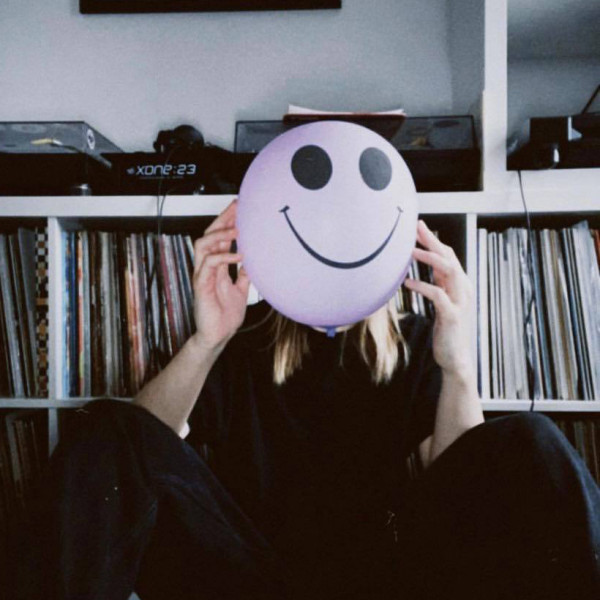 marion-hawkes-charts-picture-cover