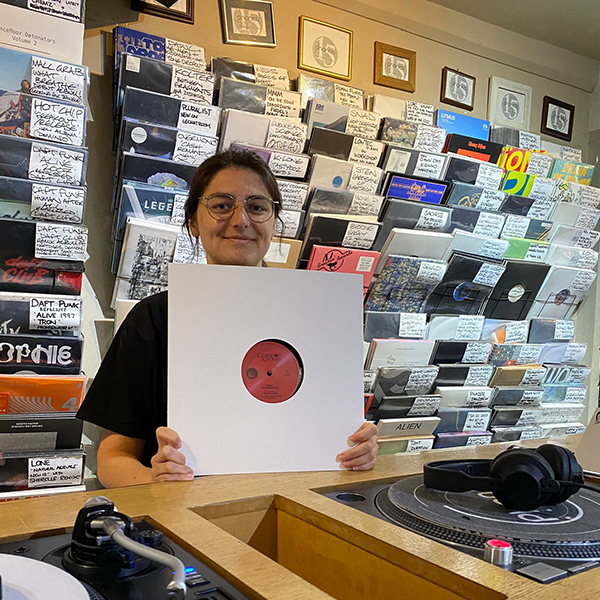 ysanne-sept-22-charts-picture-cover