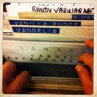 vangelis-charts-picture-cover