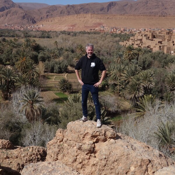 simon-nov-23-charts-picture-cover