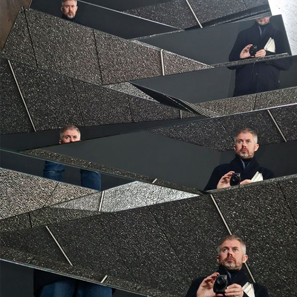 simon-april-2019-charts-picture-cover